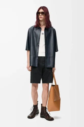 Chemise à manches courtes en cuir d&rsquo;agneau nappa bleu marine foncé