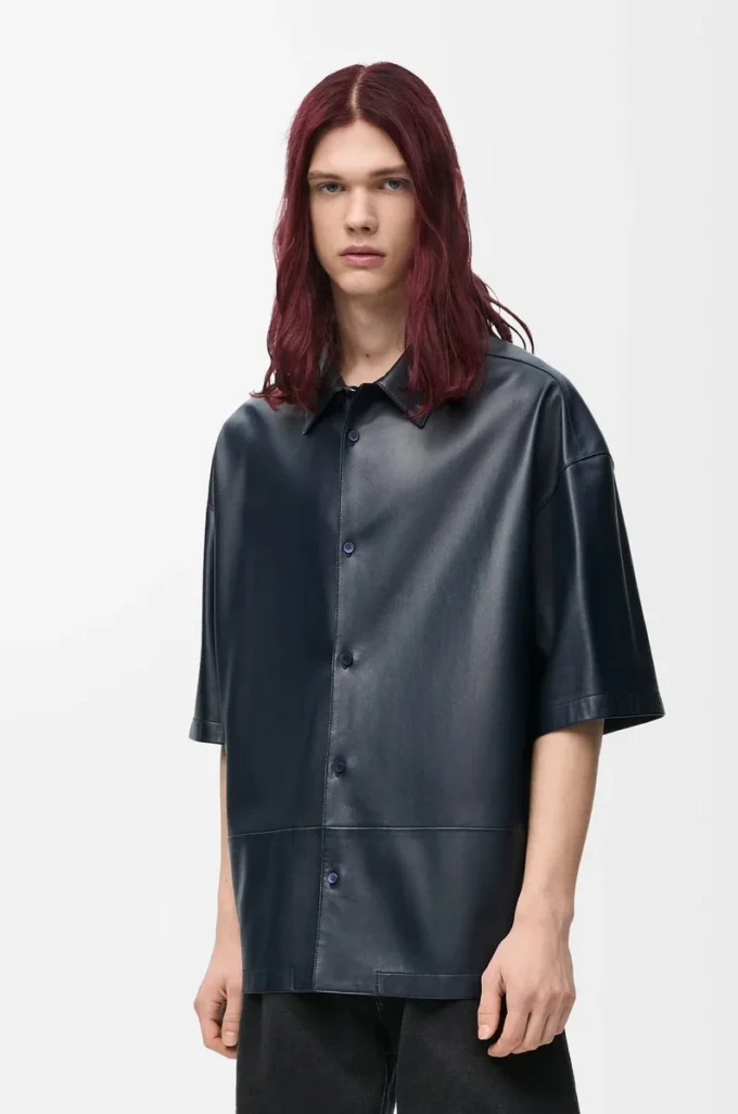 Chemise à manches courtes en cuir d’agneau nappa bleu marine foncé Chemise à manches courtes en cuir d’agneau nappa bleu marine foncé