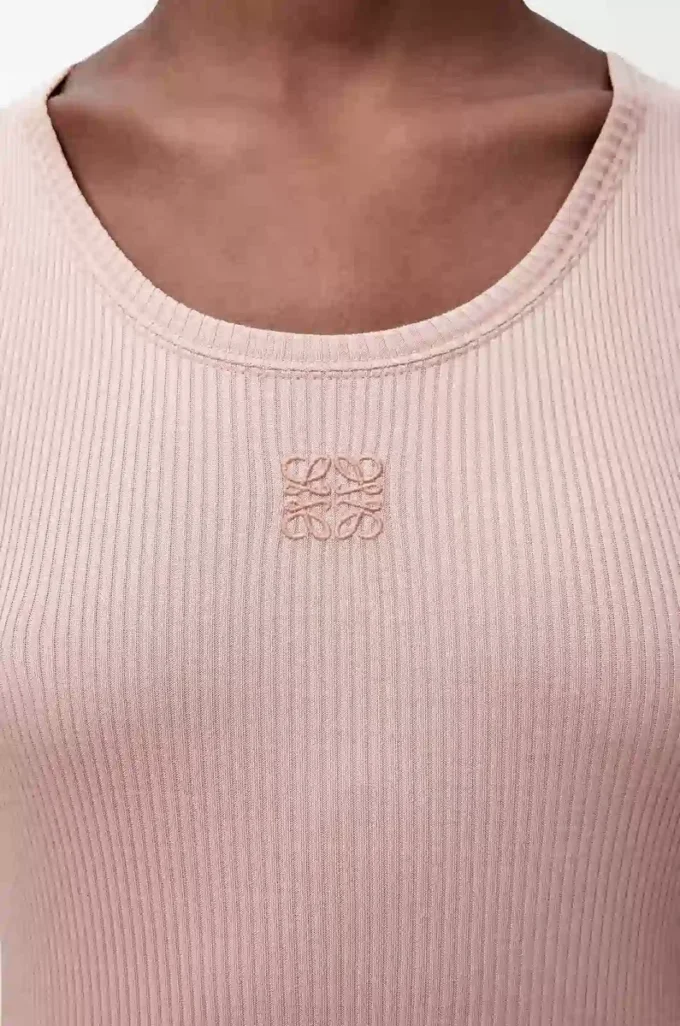 Débardeur anagramme en soie rose pâle Débardeur anagramme en soie rose pâle