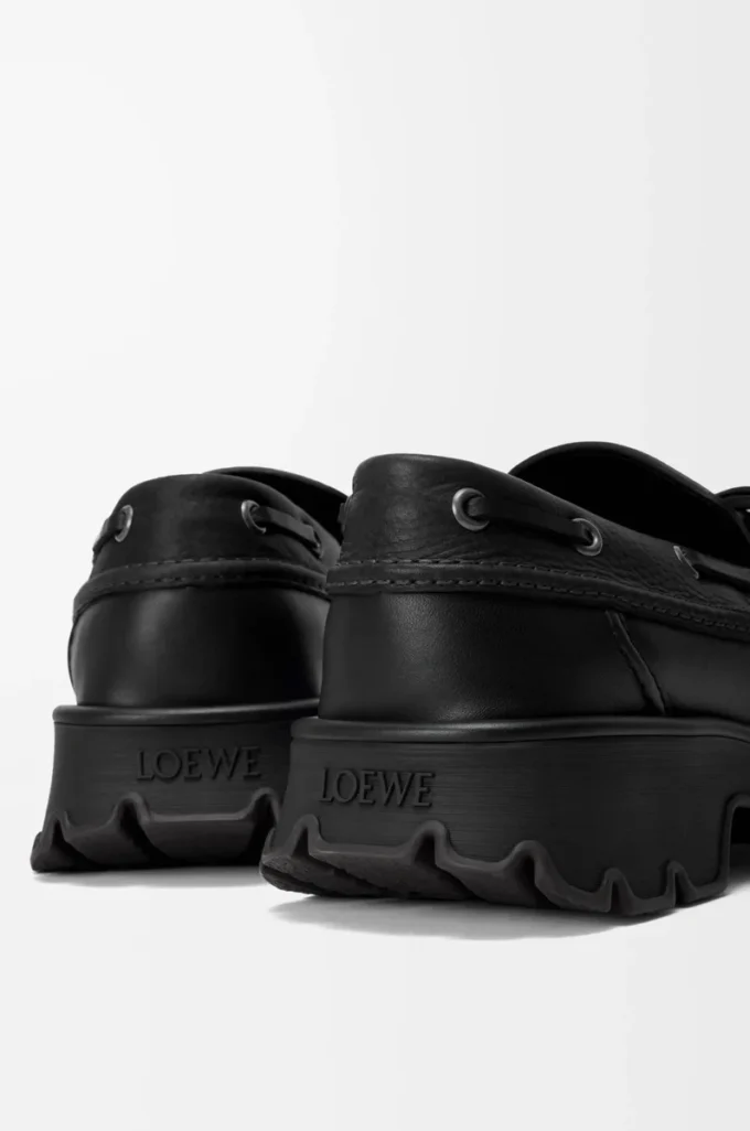 Derby Bobby en cuir de veau et cuir de veau tanné végétal Noir