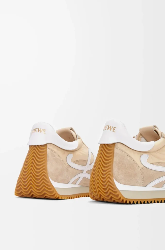 Flow Runner en nylon et daim Light Powder