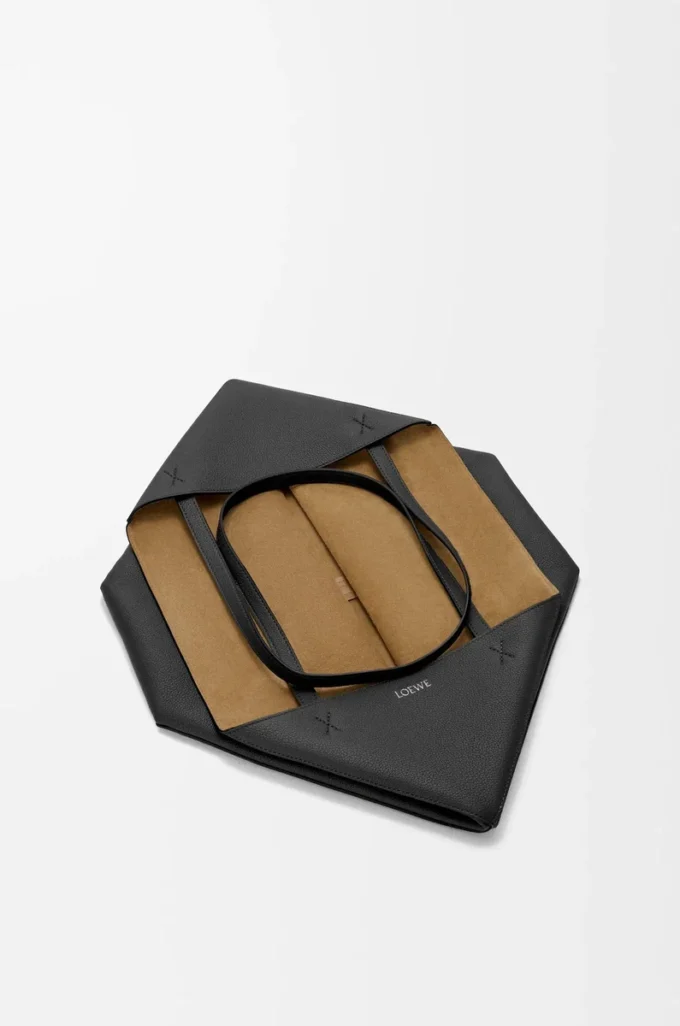 Grand sac fourre-tout Puzzle Fold horizontal en cuir de veau grainé souple Noir