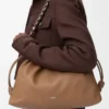 Grand sac à main Flamenco en cuir d&rsquo;agneau nappa moelleux Mocha
