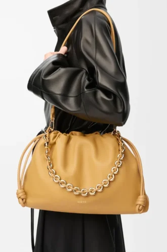 Grand sac à main Flamenco en cuir d&rsquo;agneau nappa souple Sahara