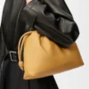 Grand sac à main Flamenco en cuir d&rsquo;agneau nappa souple Sahara