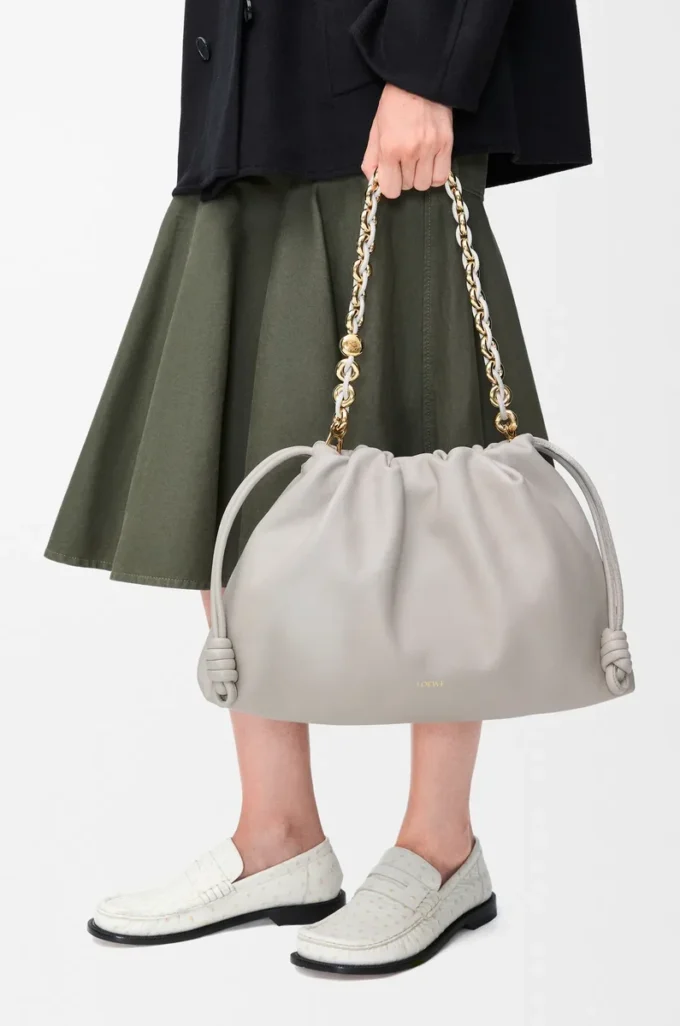 Grand sac à main Flamenco en cuir d&rsquo;agneau nappa souple Shell Grey