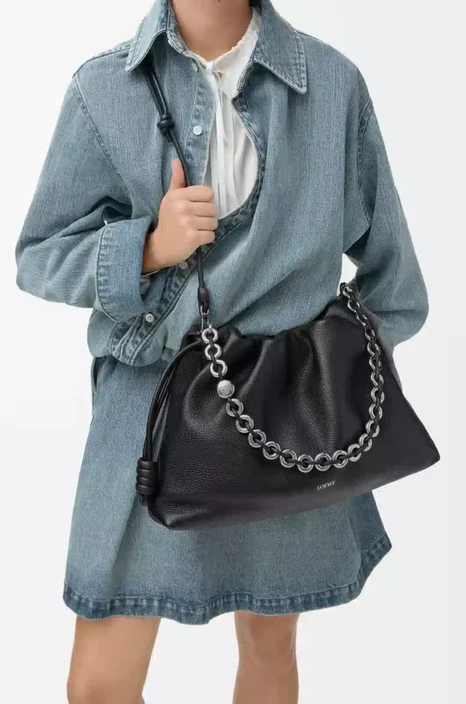 Grand sac à main Flamenco en cuir de veau grainé fin noir