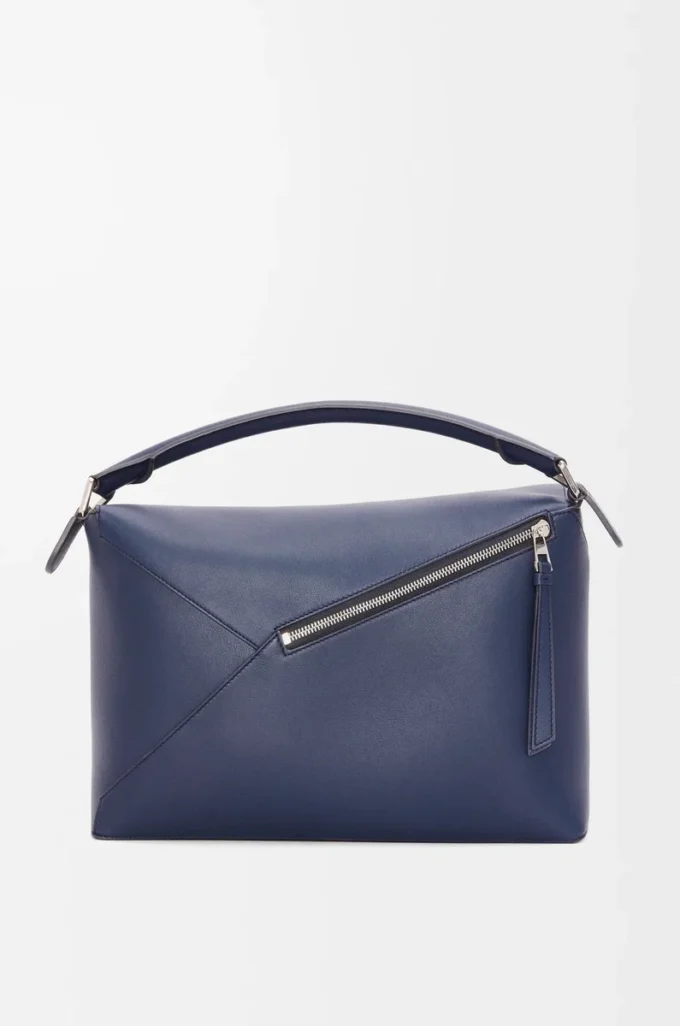 Grand sac Puzzle Edge en cuir de veau classique bleu abysse Grand sac Puzzle Edge en cuir de veau classique bleu abysse