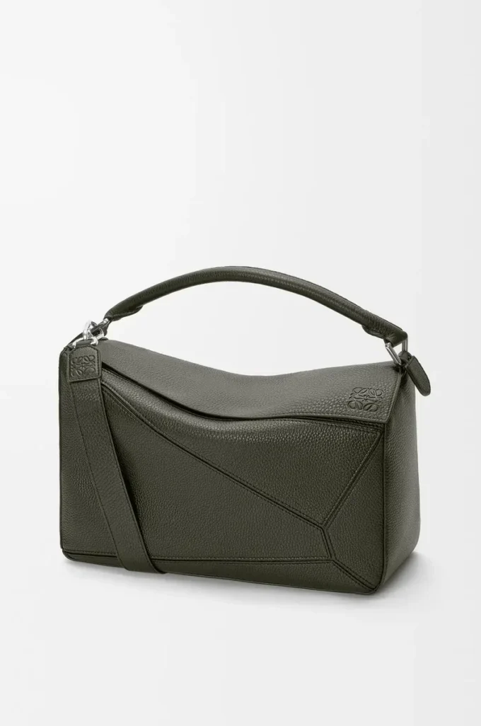 Grand sac Puzzle en cuir de veau grainé souple Kaki foncé Grand sac Puzzle en cuir de veau grainé souple Kaki foncé