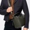 Grand sac Puzzle en cuir de veau grainé souple Kaki foncé Grand sac Puzzle en cuir de veau grainé souple Kaki foncé