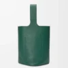 Grand sac seau Pebble en cuir de veau grainé souple Evergreen Grand sac seau Pebble en cuir de veau grainé souple Evergreen