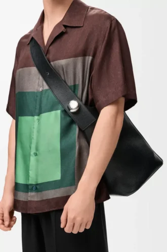 Grand sac seau Pebble en cuir de veau grainé souple noir Grand sac seau Pebble en cuir de veau grainé souple noir