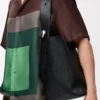Grand sac seau Pebble en cuir de veau grainé souple noir Grand sac seau Pebble en cuir de veau grainé souple noir