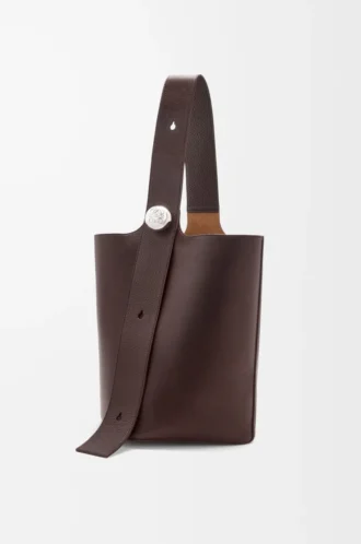 Grand sac seau Pebble en cuir de veau grainé souple Oxblood