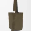 Grand sac seau Pebble en cuir de veau suédé Dark Olive