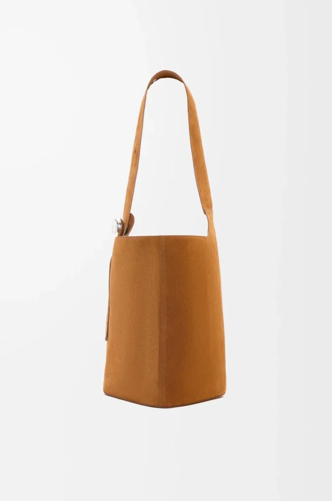 Grand sac seau Pebble en cuir de veau suédé Tabac