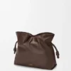 Grande pochette Flamenco en cuir de veau nappa Chocolate Grande pochette Flamenco en cuir de veau nappa Chocolate