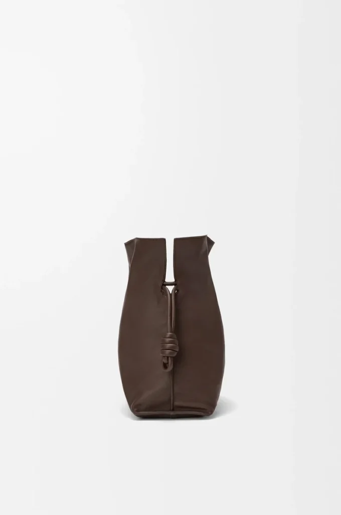 Grande pochette Flamenco en cuir de veau nappa Chocolate Grande pochette Flamenco en cuir de veau nappa Chocolate