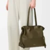 Grande pochette Flamenco en cuir de veau nappa Dark Khaki Grande pochette Flamenco en cuir de veau nappa Dark Khaki
