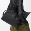 Grande pochette Flamenco en cuir de veau nappa noir Grande pochette Flamenco en cuir de veau nappa noir