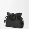 Grande pochette Flamenco en cuir de veau nappa noir Grande pochette Flamenco en cuir de veau nappa noir