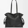 Grande pochette Flamenco en cuir de veau nappa noir Grande pochette Flamenco en cuir de veau nappa noir