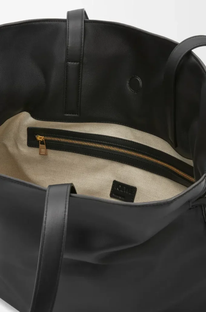 Grande pochette Flamenco en cuir de veau nappa noir Grande pochette Flamenco en cuir de veau nappa noir