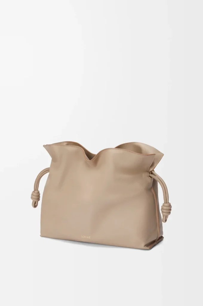 Grande pochette Flamenco en cuir de veau nappa Sand