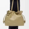 Grande pochette Flamenco en cuir de veau nappa vert argile