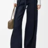 Jean à ceinture en denim bleu indigo Jean à ceinture en denim bleu indigo