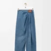 Jean drapé en denim bleu indigo
