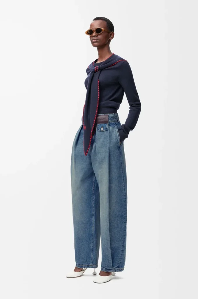 Jean en denim délavé Jean en denim délavé
