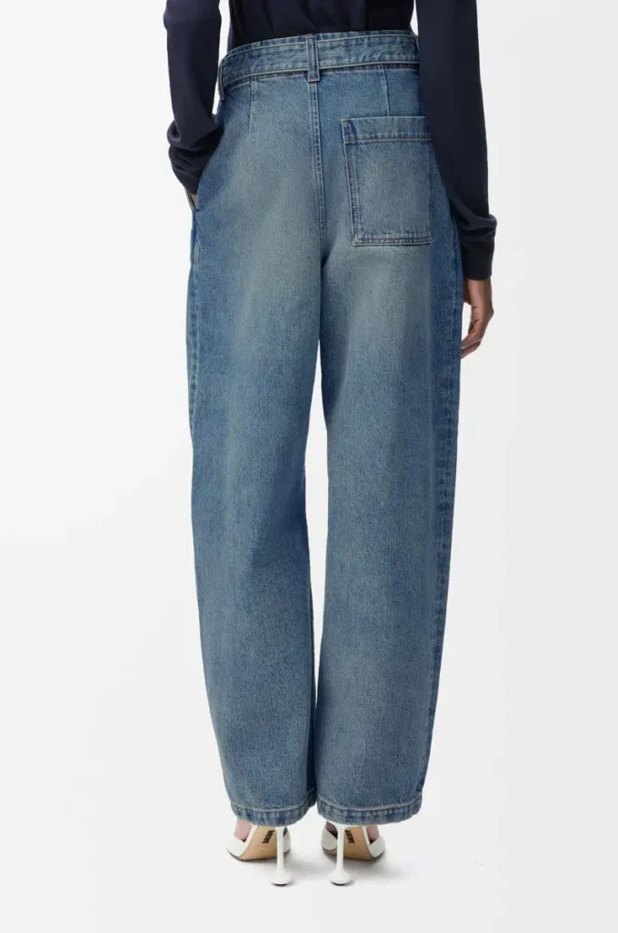 Jean en denim délavé Jean en denim délavé