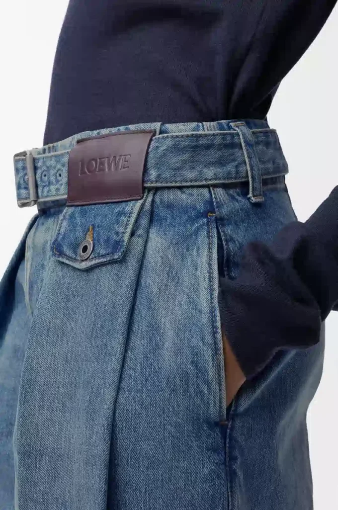 Jean en denim délavé Jean en denim délavé