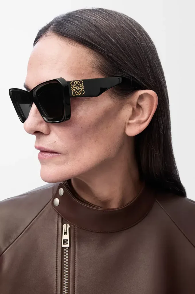 Lunettes de soleil œil-de-chat biseautées Noir
