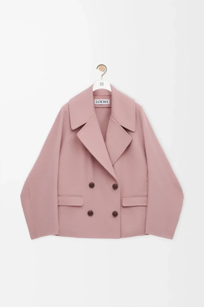 Manteau court en laine rose