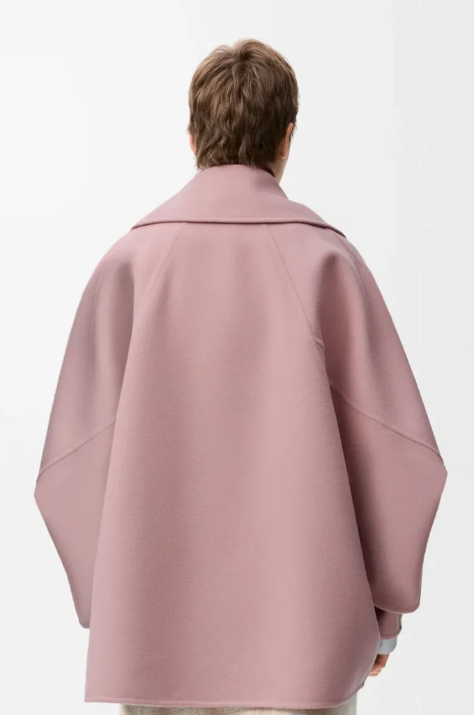 Manteau court en laine rose