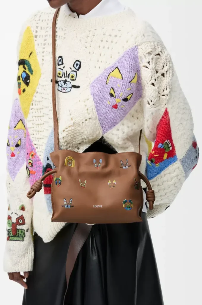 Mini pochette Flamenco Cats en cuir de veau nappa Moka