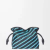 Mini pochette Flamenco en cuir d&rsquo;agneau nappa Dark Ink/Sky Blue