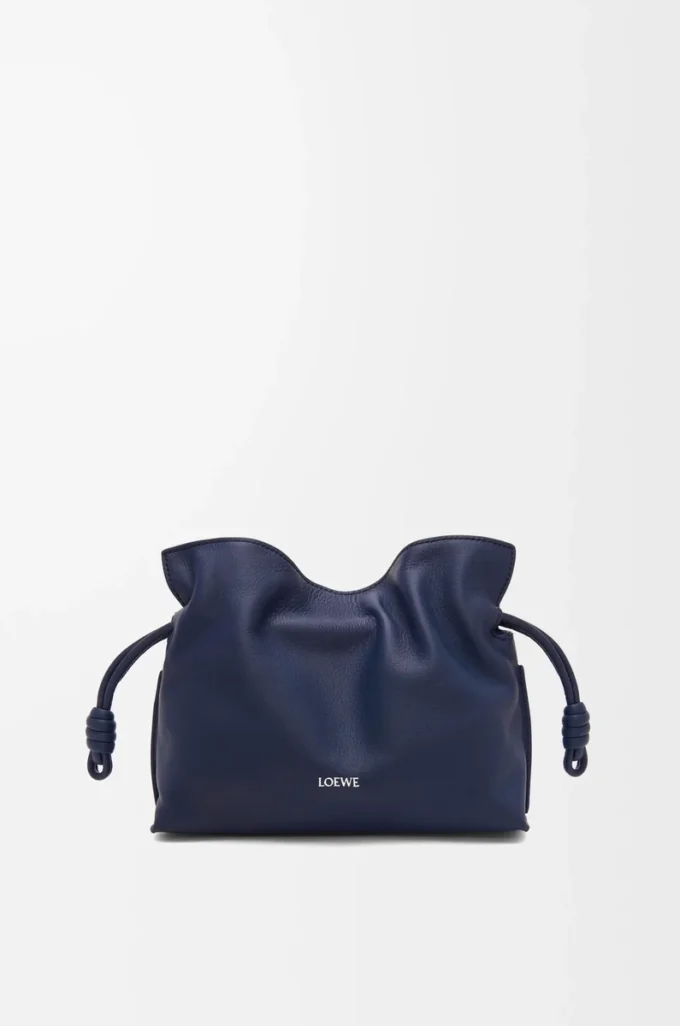 Mini pochette Flamenco en cuir de veau nappa bleu abysse