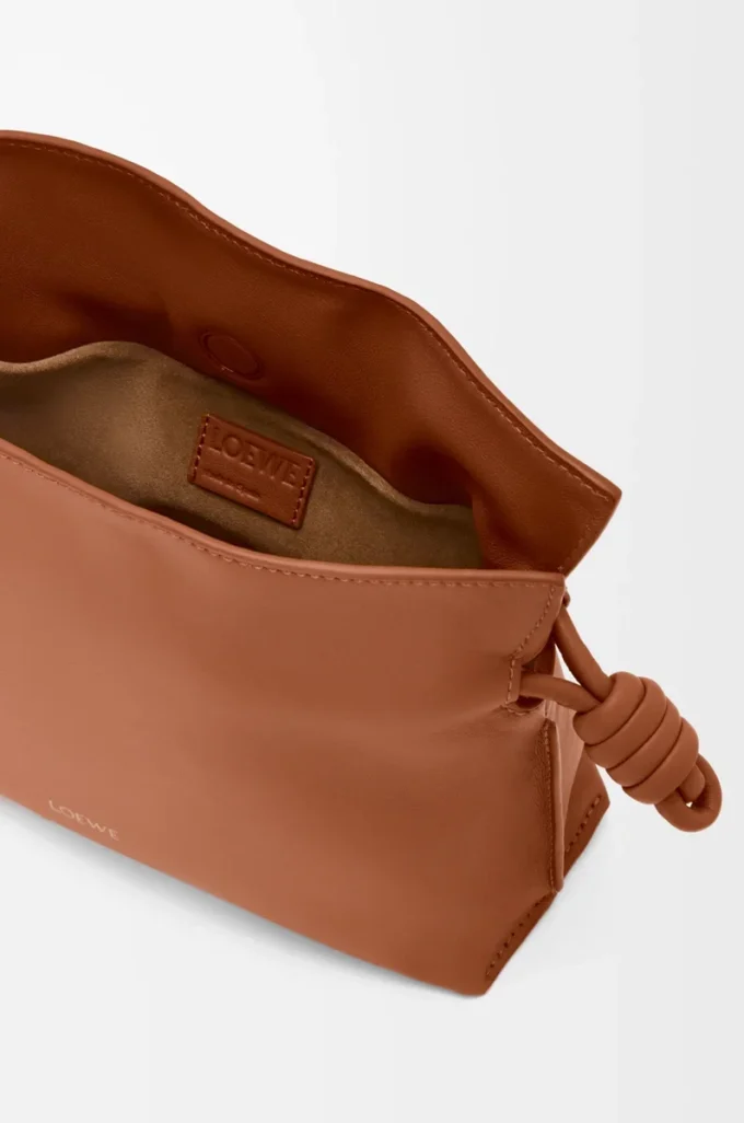 Mini pochette Flamenco en cuir de veau nappa écureuil
