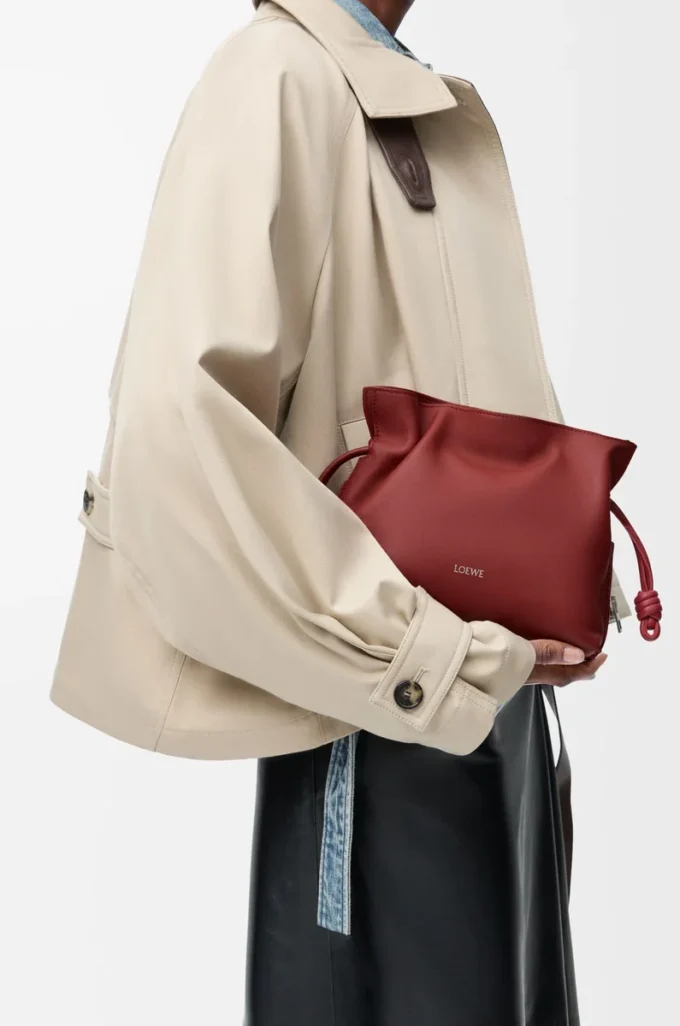 Mini pochette Flamenco en cuir de veau nappa rouge brûlé