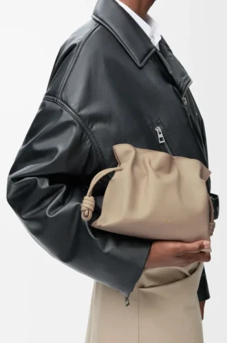Mini pochette Flamenco en cuir de veau nappa sable