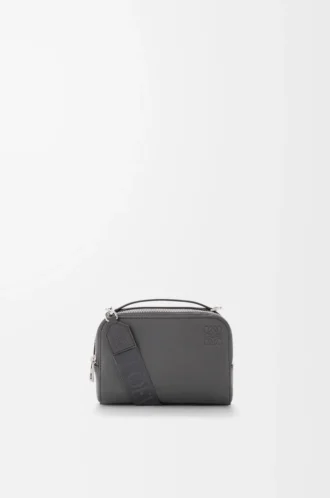 Mini sac à bandoulière pour appareil photo en cuir de veau grainé souple Anthracite