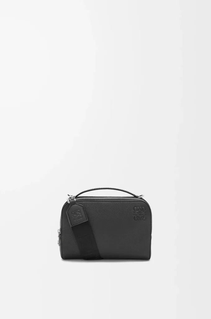 Mini sac à bandoulière pour appareil photo en cuir de veau grainé souple Noir