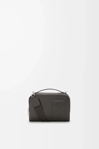 Mini sac à bandoulière pour appareil photo en cuir de veau satiné gris foncé