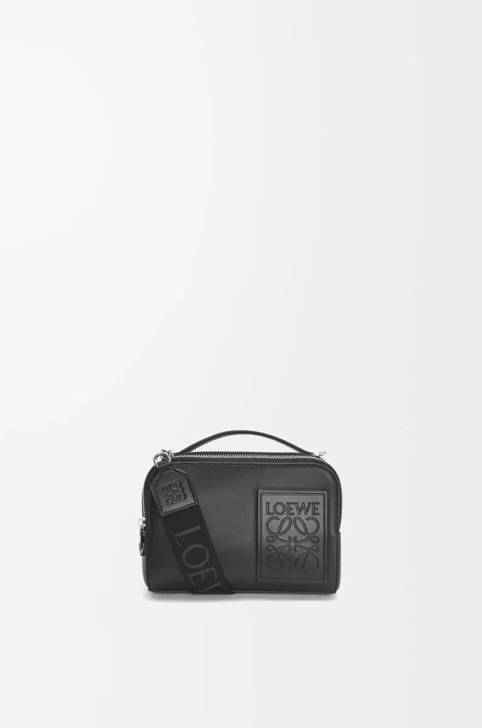 Mini sac à bandoulière pour appareil photo en cuir de veau satiné noir