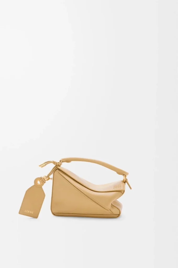 Mini sac Featherlight Puzzle en cuir d&rsquo;agneau nappa Dark Butter