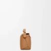 Mini sac Puzzle Edge en cuir de veau grainé souple couleur caramel