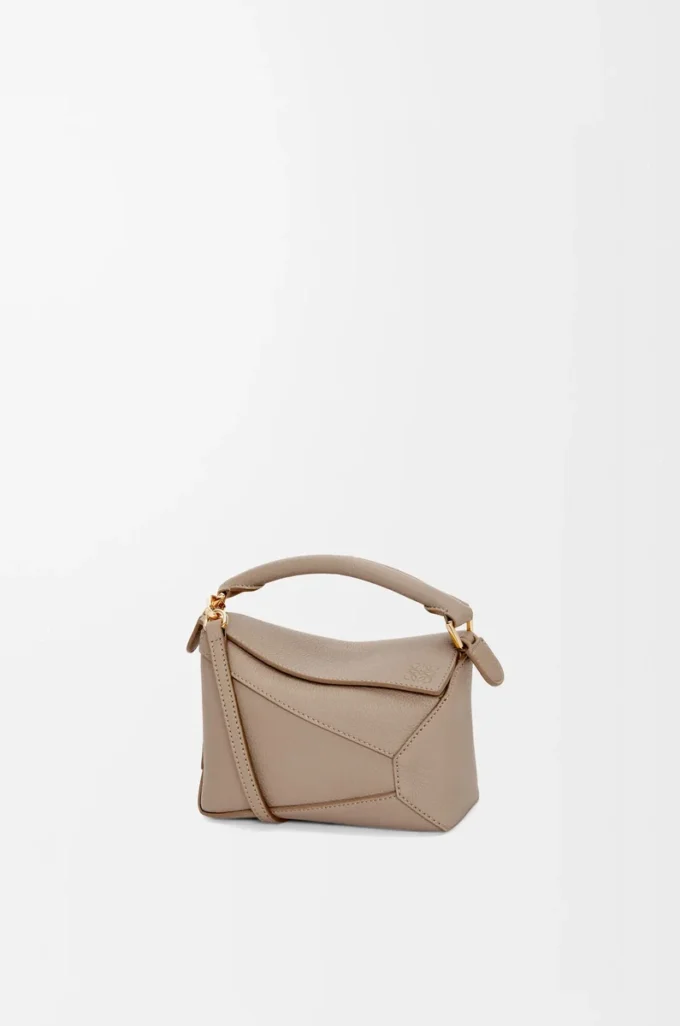 Mini sac Puzzle Edge en cuir de veau grainé souple couleur sable